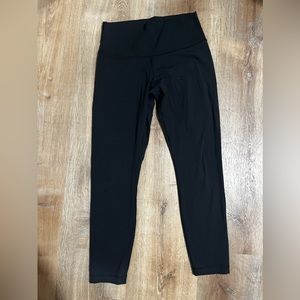 Lululemon Cropped Wunderunder Size 8